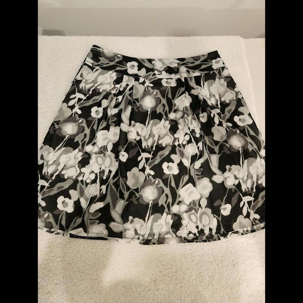 Relativity Black Abstract Floral Skirt